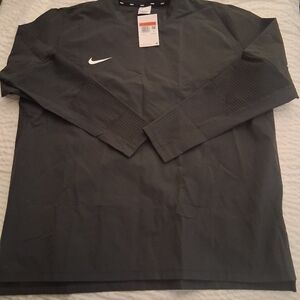 Nike Men's Dark Gray Long Sleeve Players Pullover
